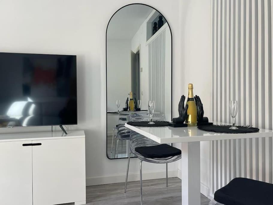 Urban Home By Unique Rooms Burgo Εξωτερικό φωτογραφία